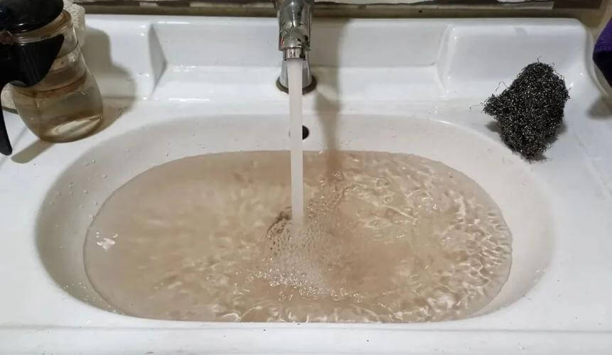 自來水渾濁.jpeg